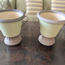  Set of 2 Green Planters – $5 For Both