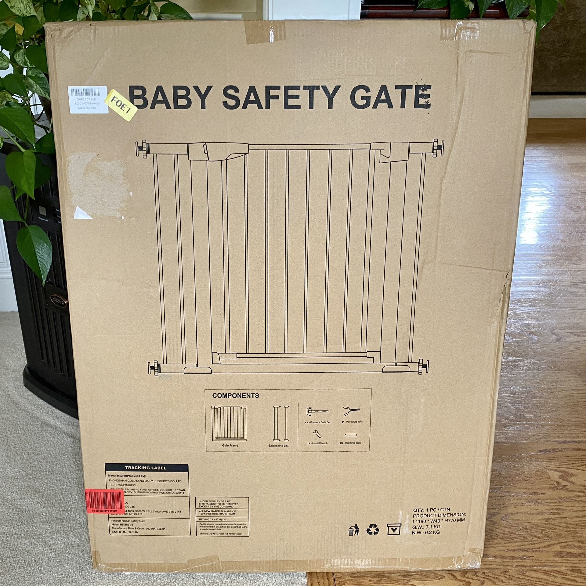 New Pressure Mounted Gate Fits openings 29.6”-37.9" x 36.2” Tall