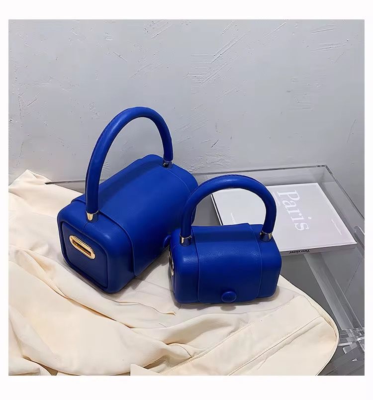 Blue Purse - E079