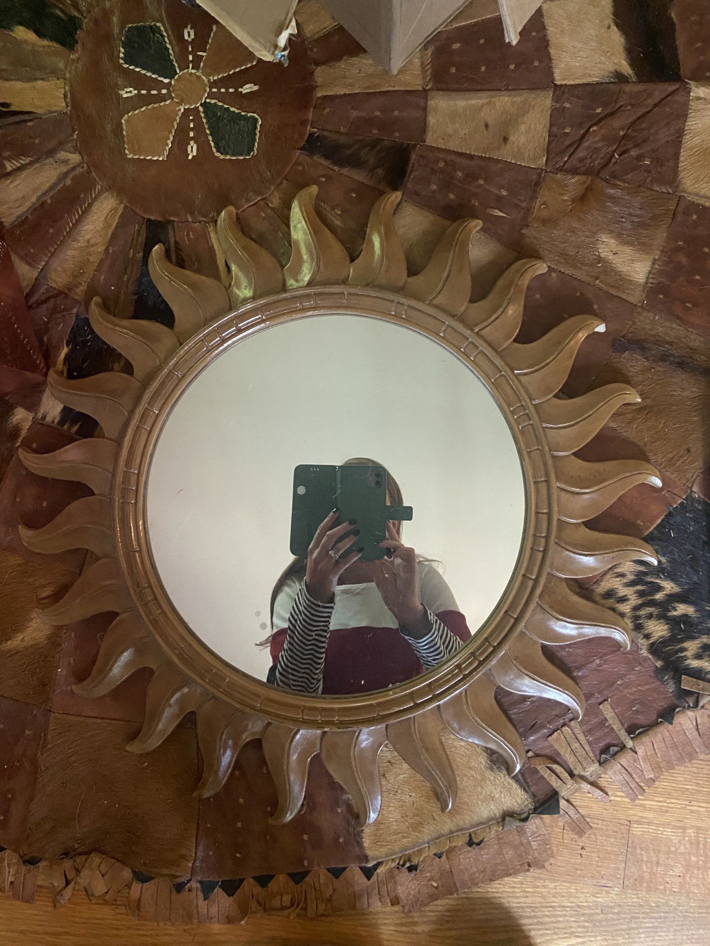 Sun-shaped Mirror