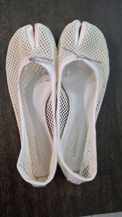 Tabi split toe shoes women's 8.5