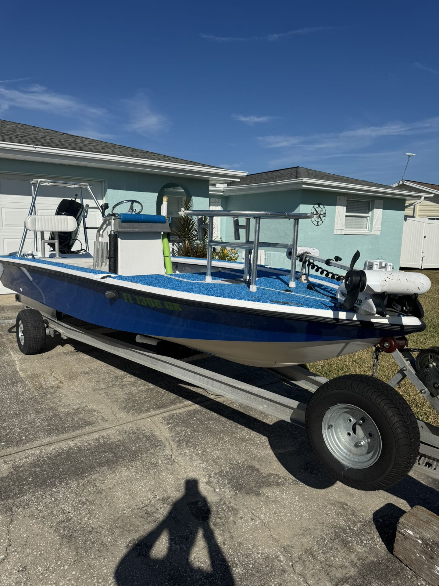 1989 Mako 18 ‘inshore boat with on board chargers for trolling motor and main motor,live well -wash down big fish box/ storage everything works rare Boat as a mercury 115 on it same as the Boat 1989 aluminum trailer spare tire everything works great don’t miss this one 2 remotes for the troller motor that works great moves the boat perfectly. Have a stick it for the back.