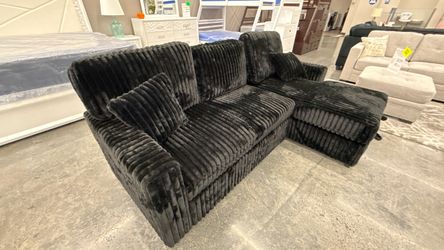 SECTIONAL WITH PULL OUT BED