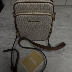 Michael Kors Jet Set Travel Medium