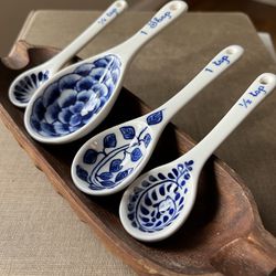 Ceramic HandPainted Measuring Spoons Set ( firm on price ) 
