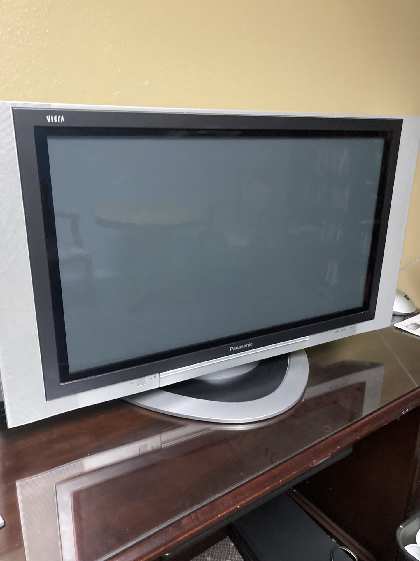 37 Inch Panasonic Plasma TV