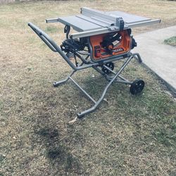 RIDGID Table Saw With Stand 