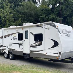SUPER CLEAN!! 2013 KEYSTONE COUGAR HALF TON TRAILER 