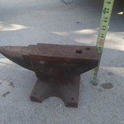 anvil iron antique 