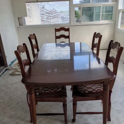 Six Chairs Dining Table..... Moving Seal 