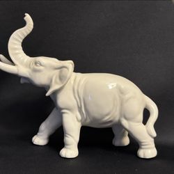 Porcelaine Figure Elephant, For Decoration 