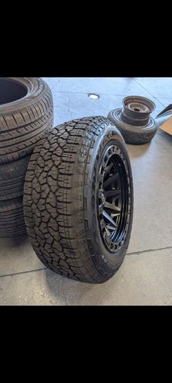 NEW fuel wheels / Goodyear A/T tires 6 lug