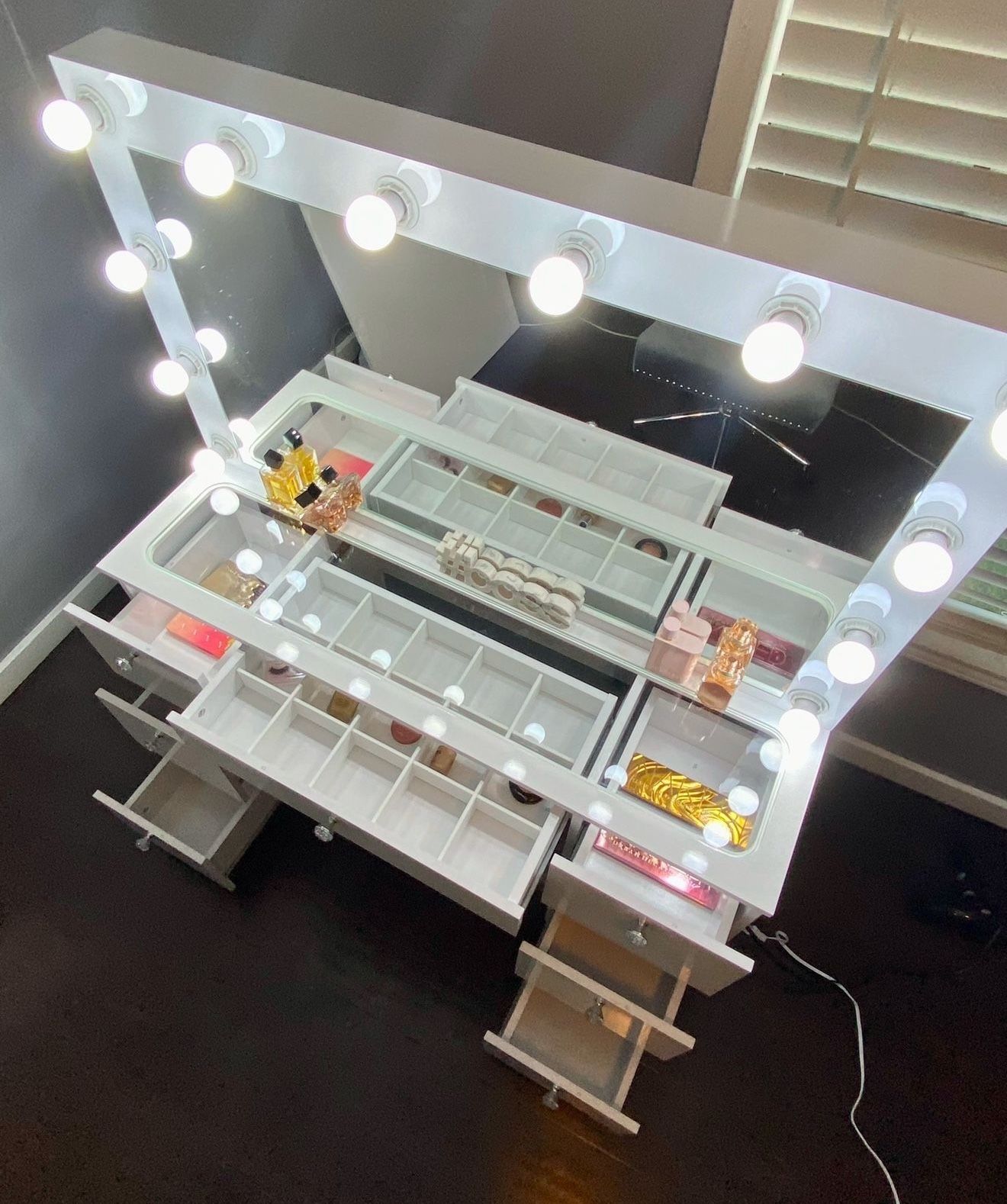 New 7 Drawer Glass Top Make Up Vanity
