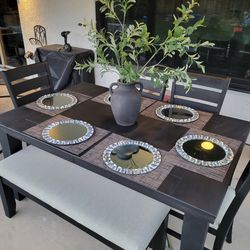 Good Condition Black 7 Piece Dining Set
