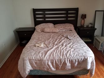 Queen bedroom set