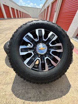 20s Chevy gmc 2500 Oem New 8x180 Rims Rines Wheels And tires 8lug