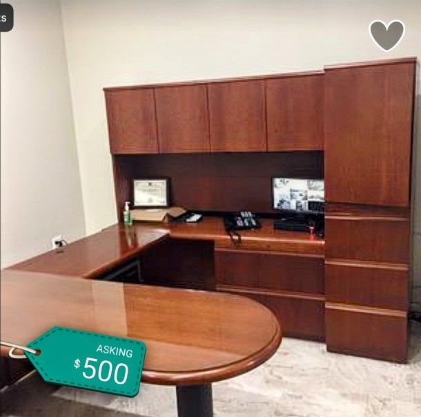 Nice Desk And 2 Guest Chairs - Must Pick Up