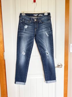 Levi's low rise boyfriend stretch distress jean size 4/5 like new condition
