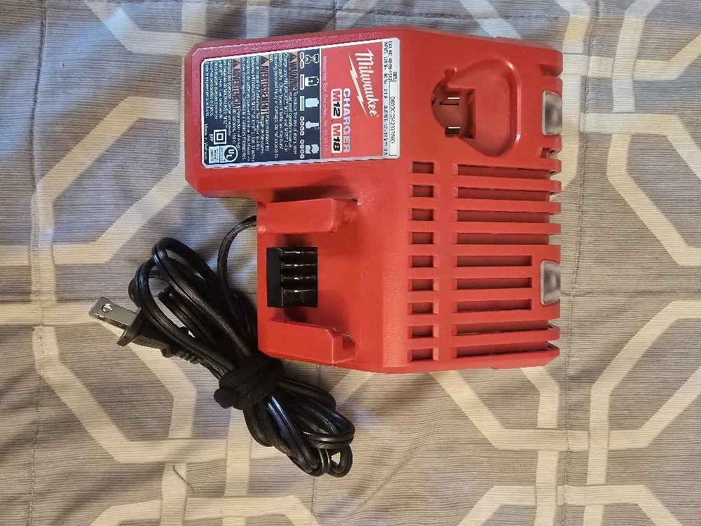 Milwaukee Charger M12 M18