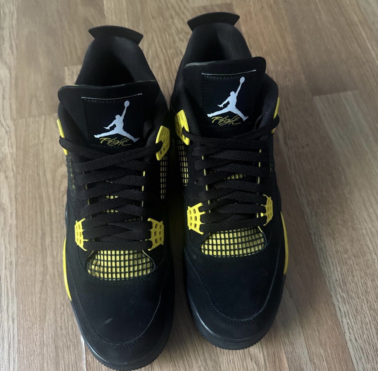Air Jordan 4 Retro “Thunder”