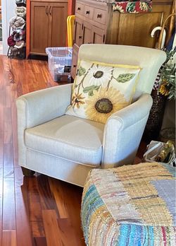 POTTERY BARN Irving Roll Arm Chair