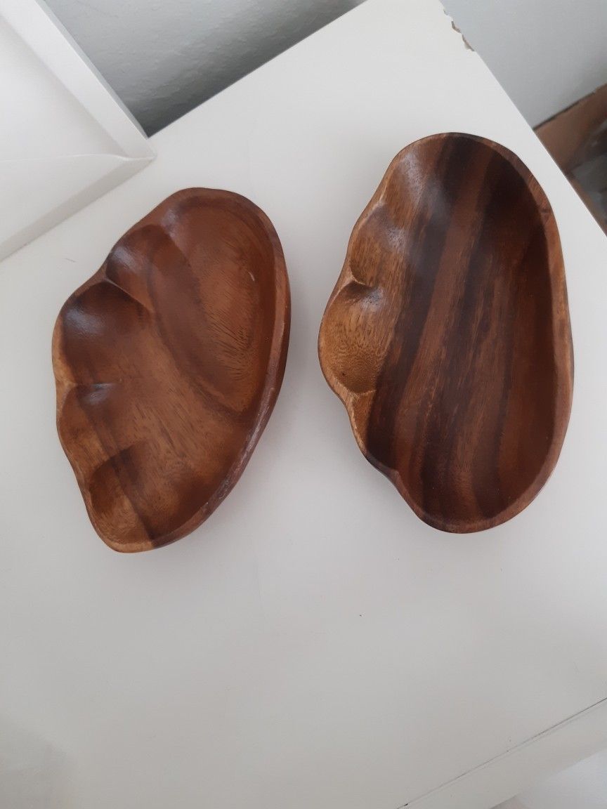 Wood 2 Pieces For $5