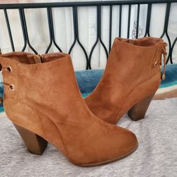 Beautiful Tan Boots