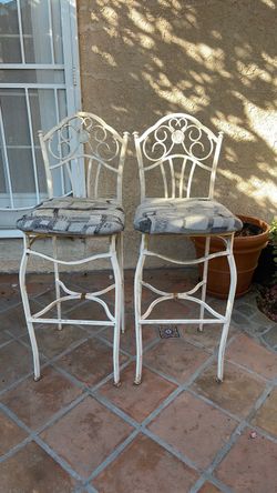 2/ cream metal bar stools