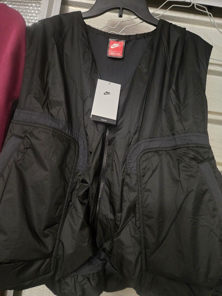 Nike Tech Vest...size Large...100% Authentic