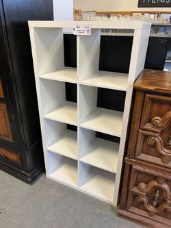 White cube shelves (in store)