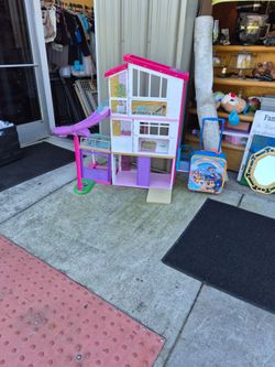 Mattel barbie dreamhouse, three stories with elevator and slide