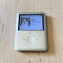 iPod Nano 3rd Gen 8GB Silver Model: A1236 Tested Good w/1320 Songs Read Info Blw  