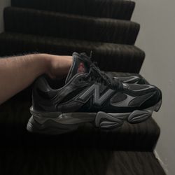 New Balance 9060 Black Size 8