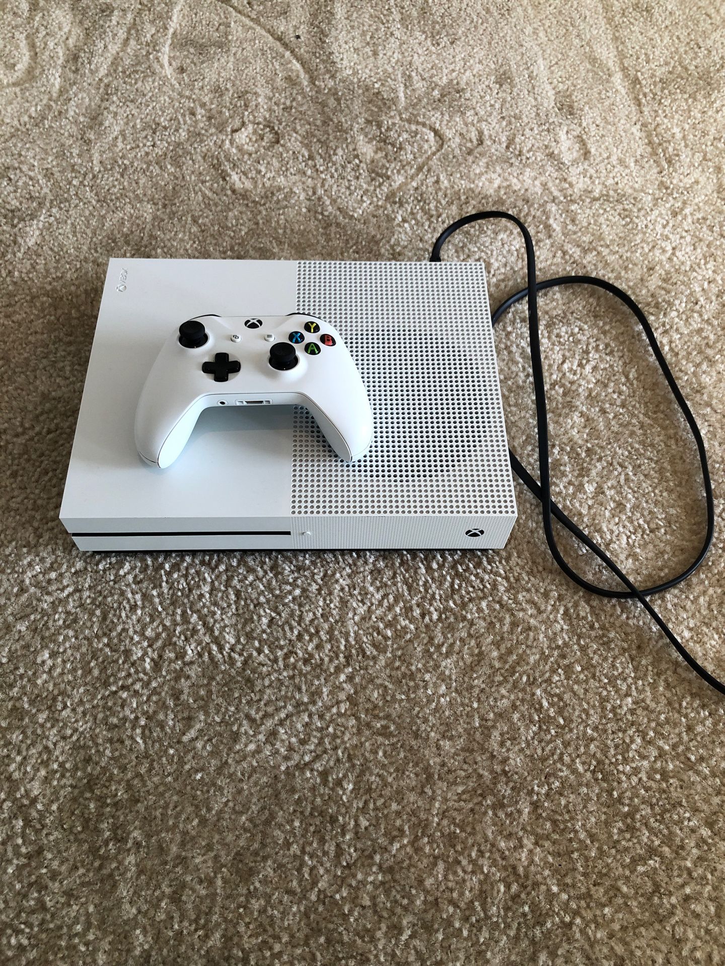 Xbox One S Minecraft Edition (Like New)