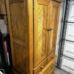 Dresser With Inside Shelves