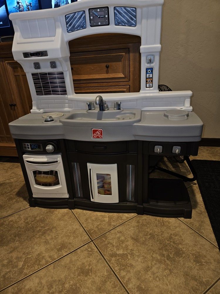 Play Kitchen