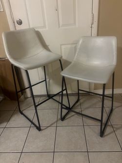 Set of 2 White Faux Leather Counter Height Bar Stools