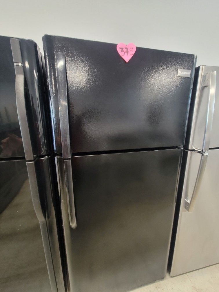 Top Freezer Refrigerator Used In Good Condition With 90days Warranty