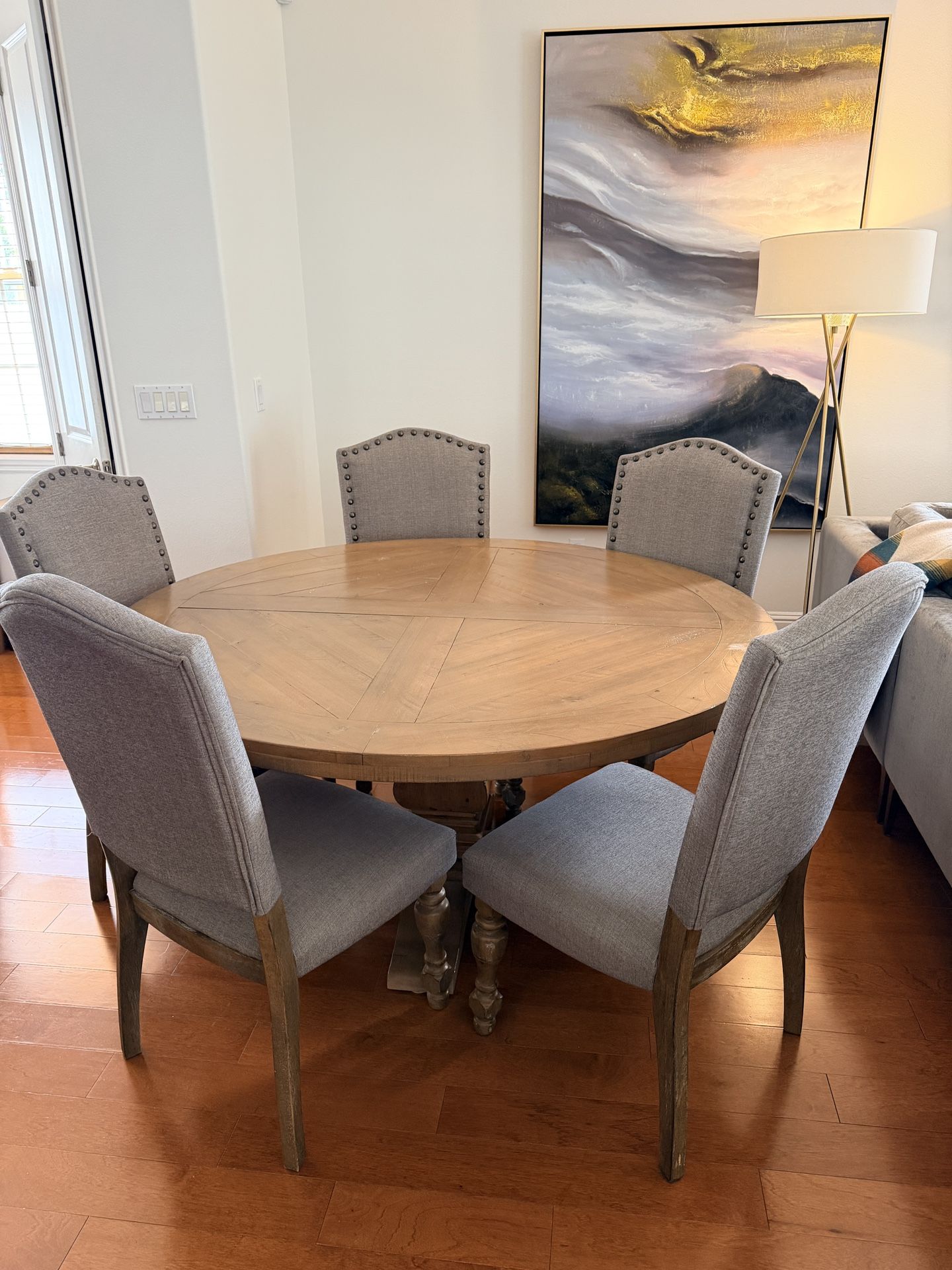 Dining Round Table and Chairs