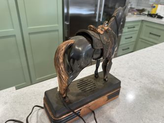 Abbotwares Standing Horse and Saddle Radio Bronze & Copper Vintage 1940's Z477 turns on but static think it needs antenna wire its in great shape