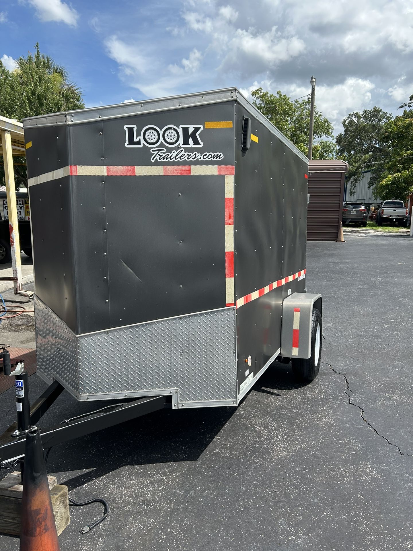 5x8 Closed Trailer