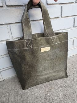 Consuela Mini Tote Bag – Metallic Olive Green – Made in Mexico
