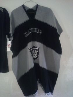 Beautiful Vintage Oakland Raiders Poncho.  cho