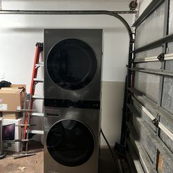 LG WASHER DRYER COMBO 