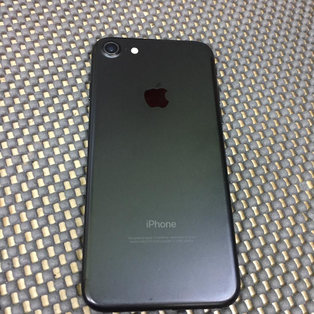 iPhone 7 32gb Black At&t T-Mobile Verizon Only!!!