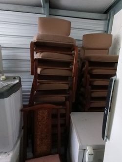 Set of chairs