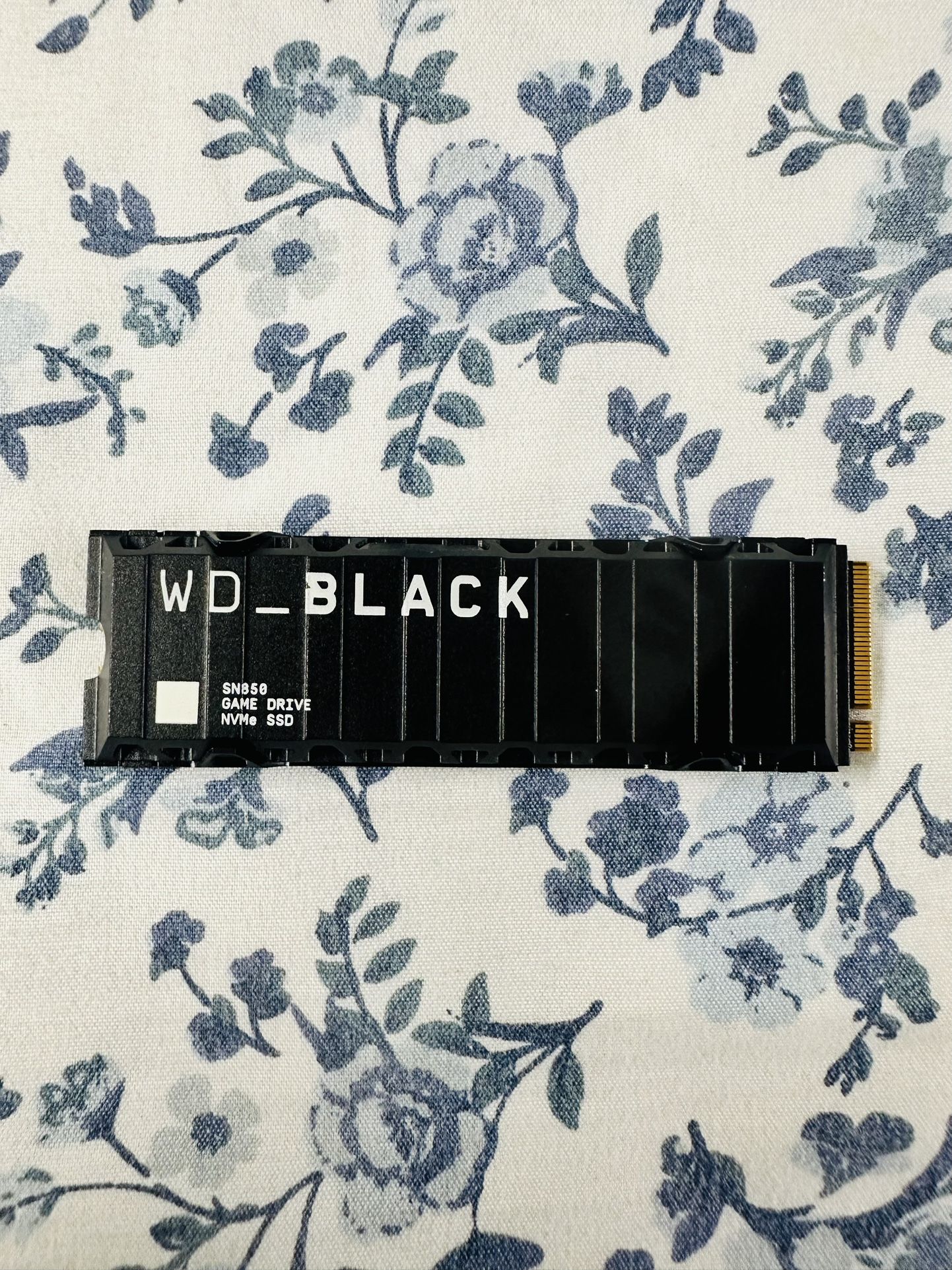 WD_BLACK SN850 NVMe™ SSD - 2TB, With Heatsink For PlayStation 5 ( Used Very New )