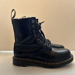 Dr Martens Serena Leo Boots