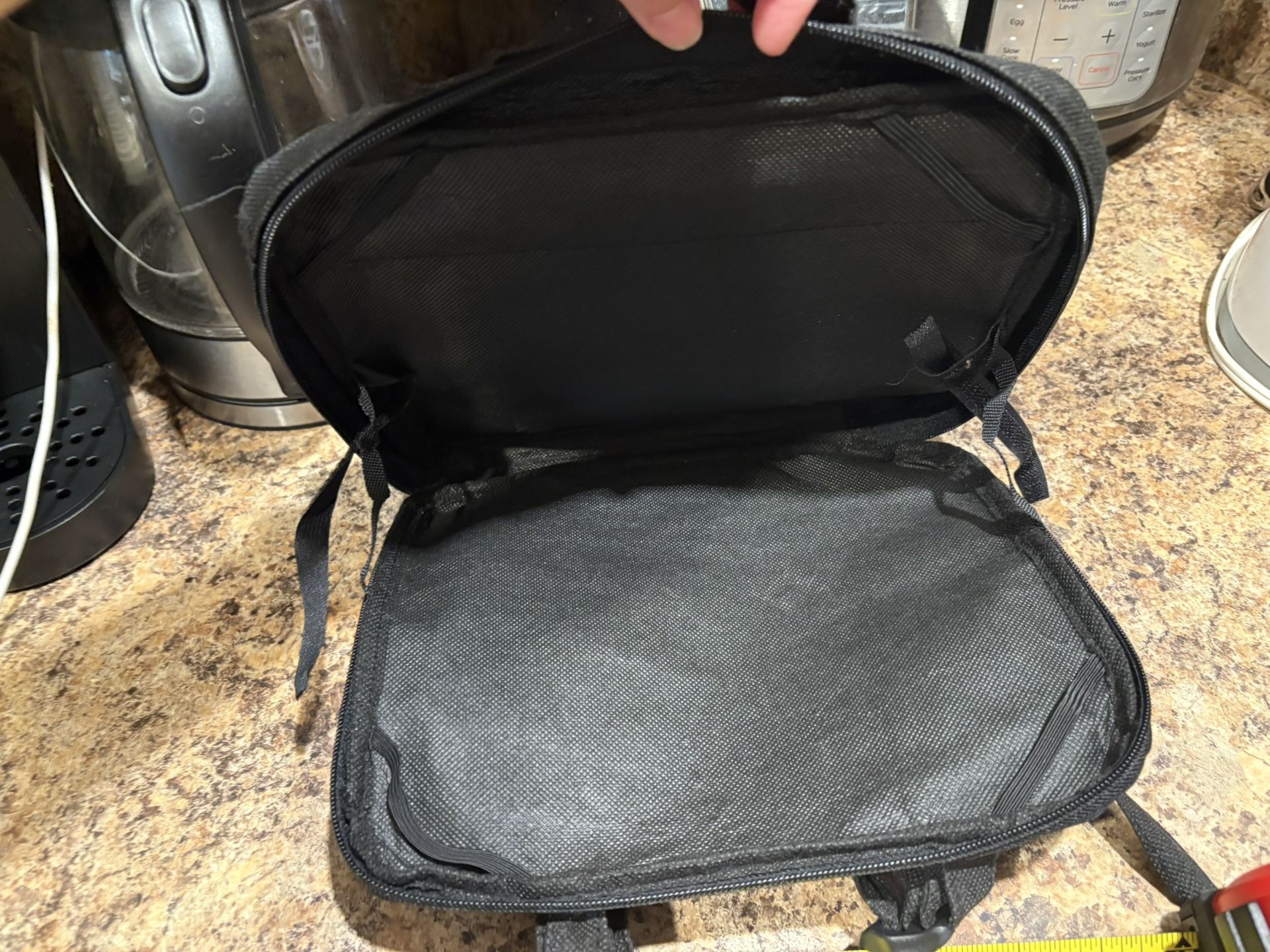Laptop/Tablet/Portable DVD Player/Ipad Case Cover with Extra Pocket/Storage and Secure straps, light