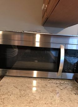 Brand new LG microwave